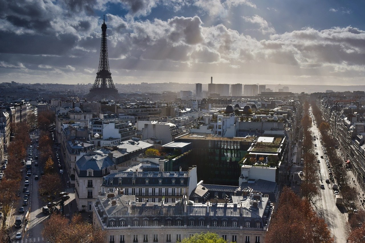 Paris Luggage Storage Guide 2025: Store Your Bags in the City of Light