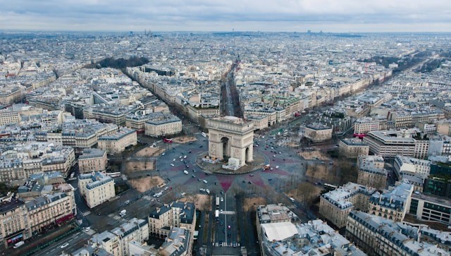 Aerial photo of the Arc De Triomphe